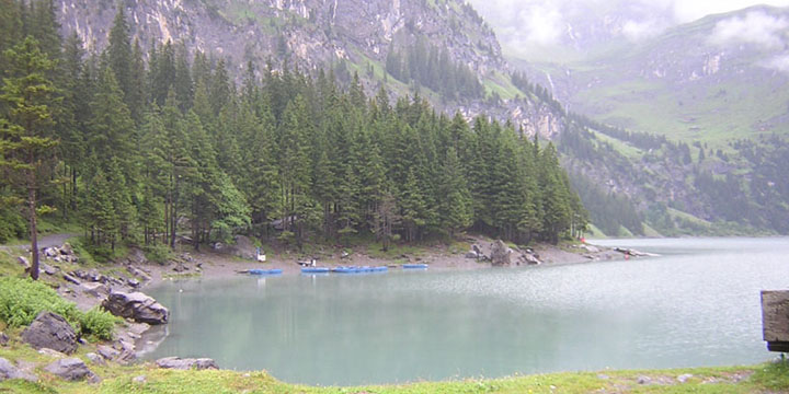 stilte bij de Oeschinensee