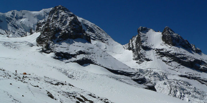 uitzicht op de Bluemlisalp