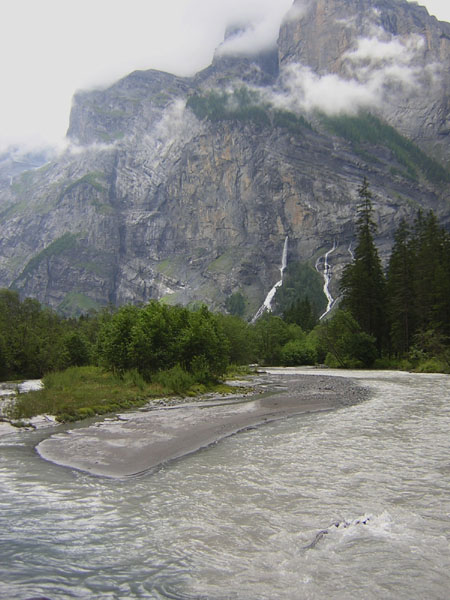 de brede bedding van de Kander