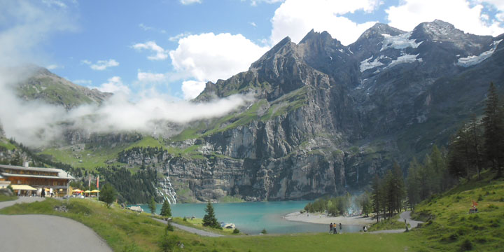 even zon bij de Oeschinensee
