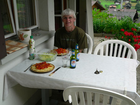 bijna altijd buiten eten