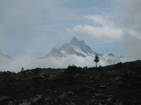 een gaatje in de wolken