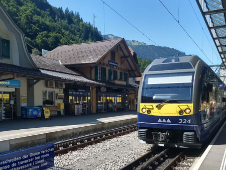 de trein uit Interlaken Ost