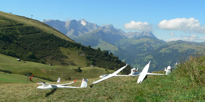 modelvliegtuigjes bij de Hahnenmoos