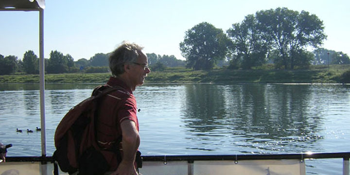 met het pontje over de Maas