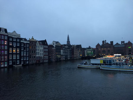 Amsterdam bij avond