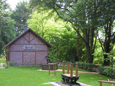 het nagebouwde station van Bettel